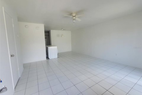 Casa en alquiler en Kissimmee, Florida, 2 dormitorios, 96.62 m2 № 1871096 - foto 2
