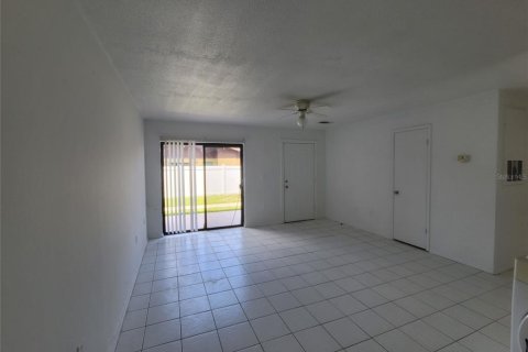 Casa en alquiler en Kissimmee, Florida, 2 dormitorios, 96.62 m2 № 1871096 - foto 4