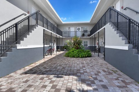 Copropriété à vendre à Miami, Floride: 1 chambre, 42.55 m2 № 2436108 - photo 2
