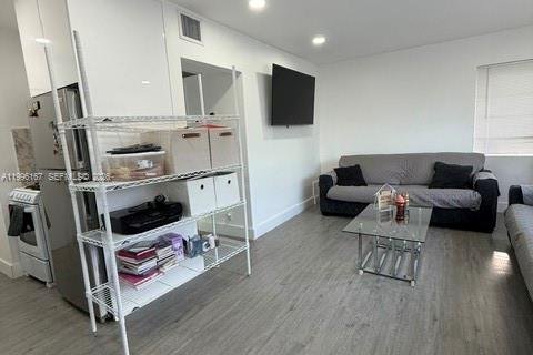 Casa en alquiler en Hallandale Beach, Florida, 1 dormitorio, 120.12 m2 № 2064092 - foto 16
