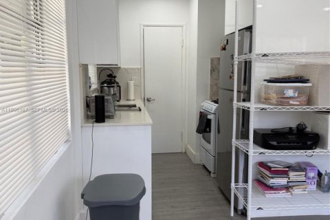 Casa en alquiler en Hallandale Beach, Florida, 1 dormitorio, 120.12 m2 № 2064092 - foto 4