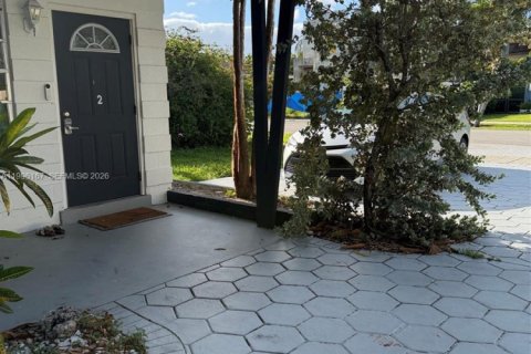 Casa en alquiler en Hallandale Beach, Florida, 1 dormitorio, 120.12 m2 № 2064092 - foto 2