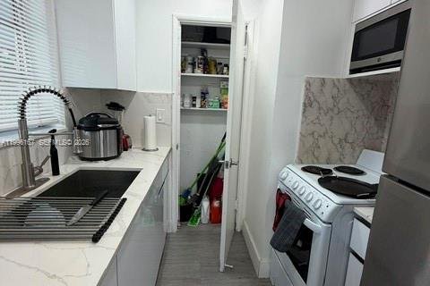 Casa en alquiler en Hallandale Beach, Florida, 1 dormitorio, 120.12 m2 № 2064092 - foto 12