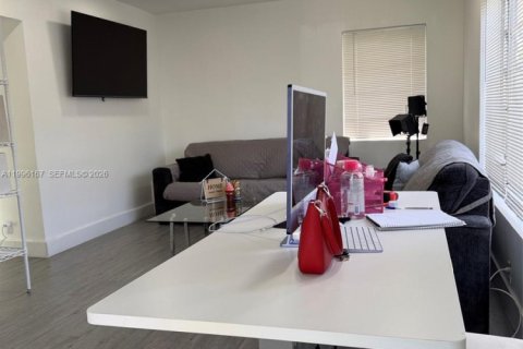 Casa en alquiler en Hallandale Beach, Florida, 1 dormitorio, 120.12 m2 № 2064092 - foto 13