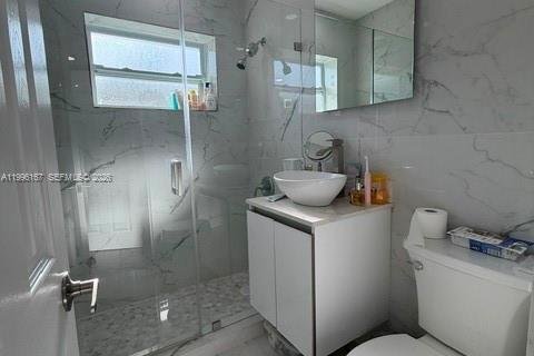 Casa en alquiler en Hallandale Beach, Florida, 1 dormitorio, 120.12 m2 № 2064092 - foto 8