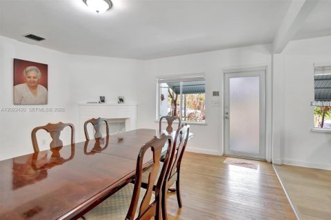Casa en alquiler en Hollywood, Florida, 2 dormitorios, 145.58 m2 № 2087812 - foto 12