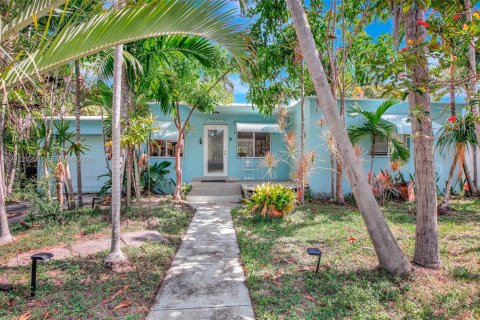 Casa en alquiler en Hollywood, Florida, 2 dormitorios, 145.58 m2 № 2087812 - foto 2