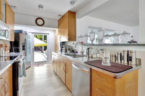 Casa en alquiler en Hollywood, Florida, 2 dormitorios, 145.58 m2 № 2087812 - foto 5