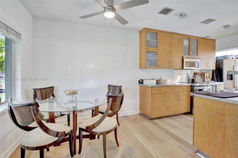 Casa en alquiler en Hollywood, Florida, 2 dormitorios, 145.58 m2 № 2087812 - foto 8