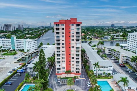 Condo in Hallandale Beach, Florida, 1 bedroom  № 2062121 - photo 6