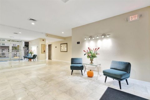 Condo in Hallandale Beach, Florida, 1 bedroom  № 2062121 - photo 8