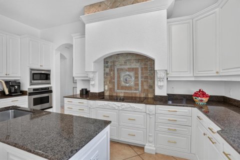 House in Orlando, Florida 5 bedrooms, 403.38 sq.m. № 2339516 - photo 21