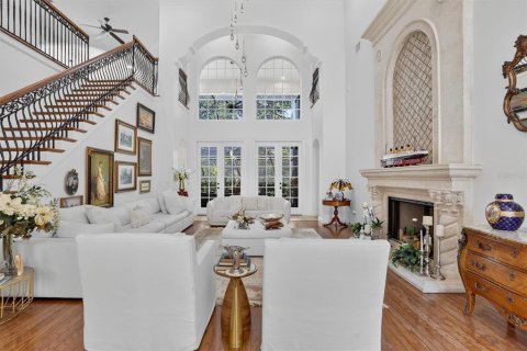 House in Orlando, Florida 5 bedrooms, 403.38 sq.m. № 2339516 - photo 9