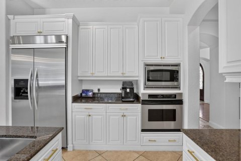 House in Orlando, Florida 5 bedrooms, 403.38 sq.m. № 2339516 - photo 20