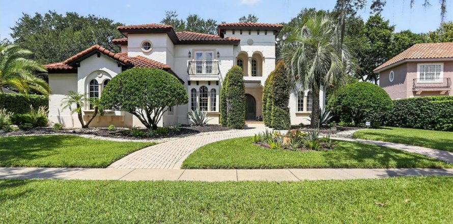 House in Orlando, Florida 5 bedrooms, 403.38 sq.m. № 2339516