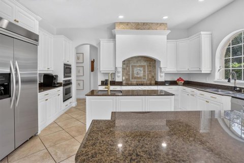 House in Orlando, Florida 5 bedrooms, 403.38 sq.m. № 2339516 - photo 17