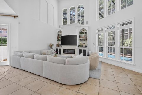 House in Orlando, Florida 5 bedrooms, 403.38 sq.m. № 2339516 - photo 24