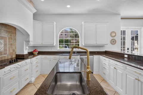 House in Orlando, Florida 5 bedrooms, 403.38 sq.m. № 2339516 - photo 19