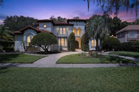 House in Orlando, Florida 5 bedrooms, 403.38 sq.m. № 2339516 - photo 2