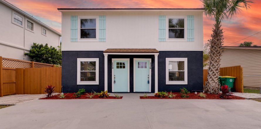 Propiedad comercial en Jacksonville Beach, Florida 4 dormitorios, 167.22 m2 № 808136