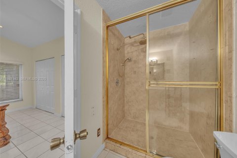 Villa ou maison à louer à Plantation, Floride: 3 chambres, 167.22 m2 № 2051556 - photo 17