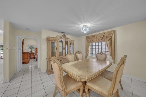 Villa ou maison à louer à Plantation, Floride: 3 chambres, 167.22 m2 № 2051556 - photo 6