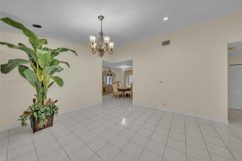 Villa ou maison à louer à Plantation, Floride: 3 chambres, 167.22 m2 № 2051556 - photo 5