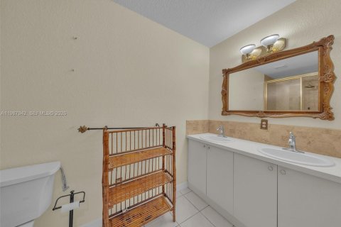 Villa ou maison à louer à Plantation, Floride: 3 chambres, 167.22 m2 № 2051556 - photo 16