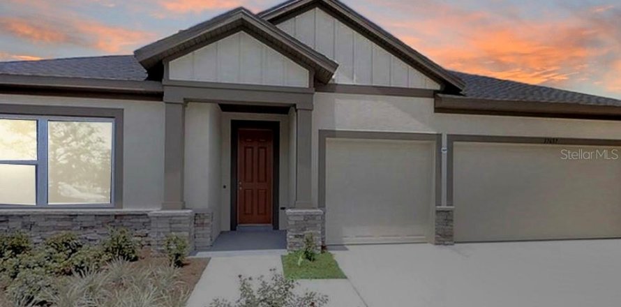 House in Clermont, Florida 4 bedrooms, 267.19 sq.m. № 1815069
