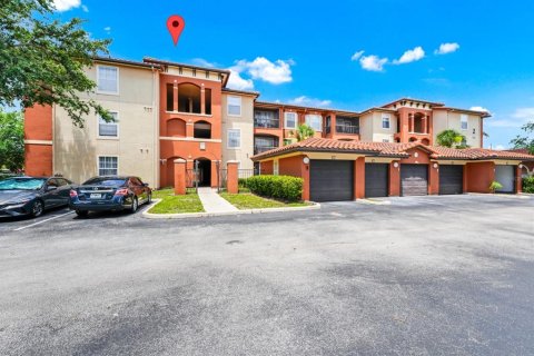 Condo in Orlando, Florida, 3 bedrooms  № 1916535 - photo 2
