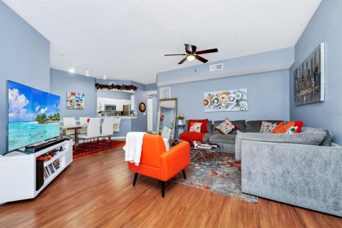 Condo in Orlando, Florida, 3 bedrooms  № 1916535 - photo 25