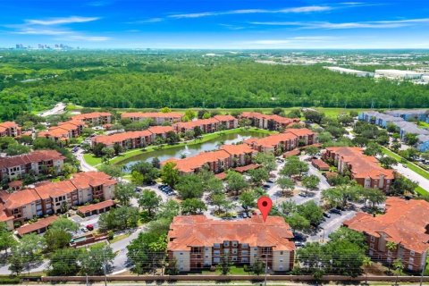 Condo in Orlando, Florida, 3 bedrooms  № 1916535 - photo 9