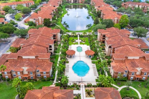 Condo in Orlando, Florida, 3 bedrooms  № 1916535 - photo 10