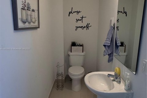 Casa en venta en Homestead, Florida, 4 dormitorios, 133.22 m2 № 1966142 - foto 13