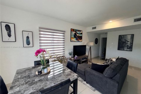 Casa en venta en Homestead, Florida, 4 dormitorios, 133.22 m2 № 1966142 - foto 9