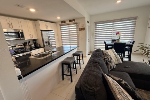 Casa en venta en Homestead, Florida, 4 dormitorios, 133.22 m2 № 1966142 - foto 4