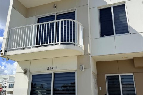 Casa en venta en Homestead, Florida, 4 dormitorios, 133.22 m2 № 1966142 - foto 1