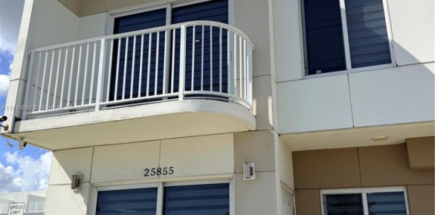 Casa en Homestead, Florida 4 dormitorios, 133.22 m2 № 1966142