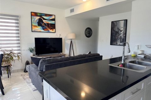 Casa en venta en Homestead, Florida, 4 dormitorios, 133.22 m2 № 1966142 - foto 7