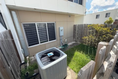 Casa en venta en Homestead, Florida, 4 dormitorios, 133.22 m2 № 1966142 - foto 20