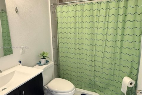 Casa en venta en Homestead, Florida, 4 dormitorios, 133.22 m2 № 1966142 - foto 12