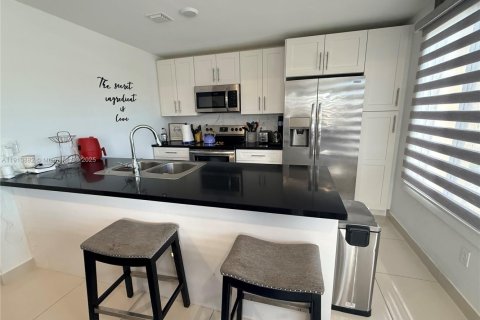 Casa en venta en Homestead, Florida, 4 dormitorios, 133.22 m2 № 1966142 - foto 6