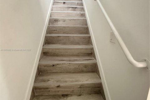 Casa en venta en Homestead, Florida, 4 dormitorios, 133.22 m2 № 1966142 - foto 14