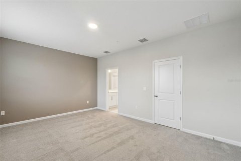 Townhouse in Apopka, Florida 3 bedrooms, 156.82 sq.m. № 2267183 - photo 12