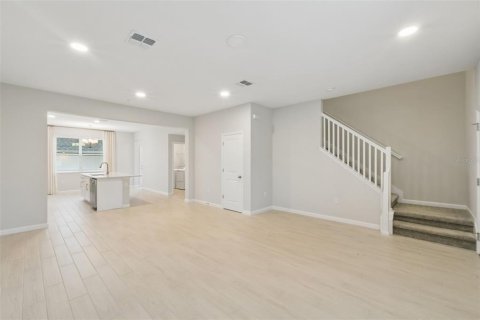 Townhouse in Apopka, Florida 3 bedrooms, 156.82 sq.m. № 2267183 - photo 2