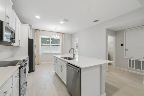 Townhouse in Apopka, Florida 3 bedrooms, 156.82 sq.m. № 2267183 - photo 4