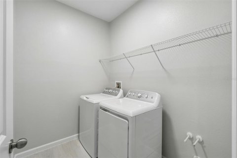 Townhouse in Apopka, Florida 3 bedrooms, 156.82 sq.m. № 2267183 - photo 17