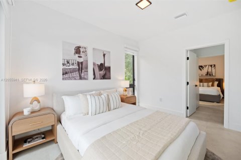 Commercial property in Miami, Florida № 2185011 - photo 15
