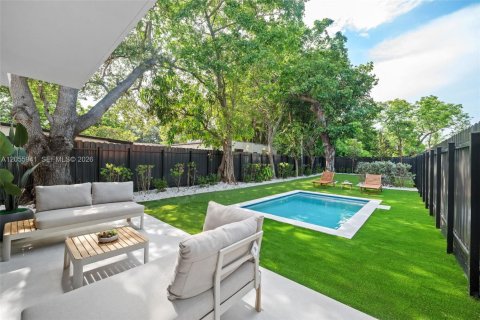 Commercial property in Miami, Florida № 2185011 - photo 20