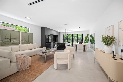 Commercial property in Miami, Florida № 2185011 - photo 3